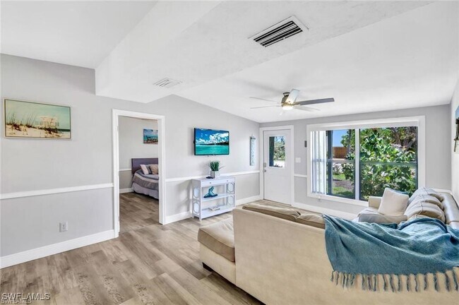 Foto del edificio - 2047 Harbor Ln