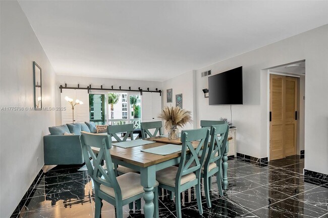 Foto del edificio - 9700 W Bay Harbor Dr