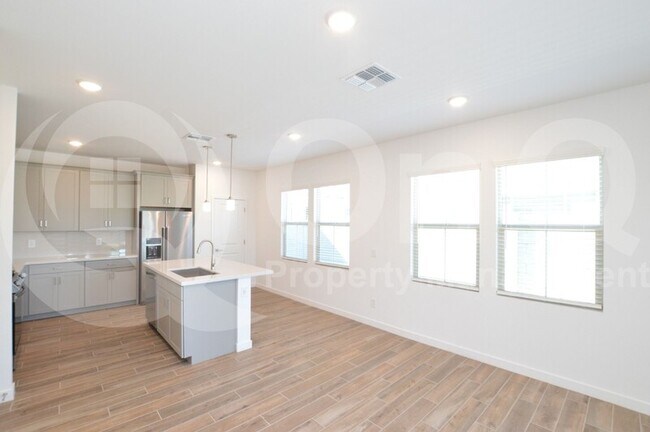 Building Photo - 9244 E Sphere Ave