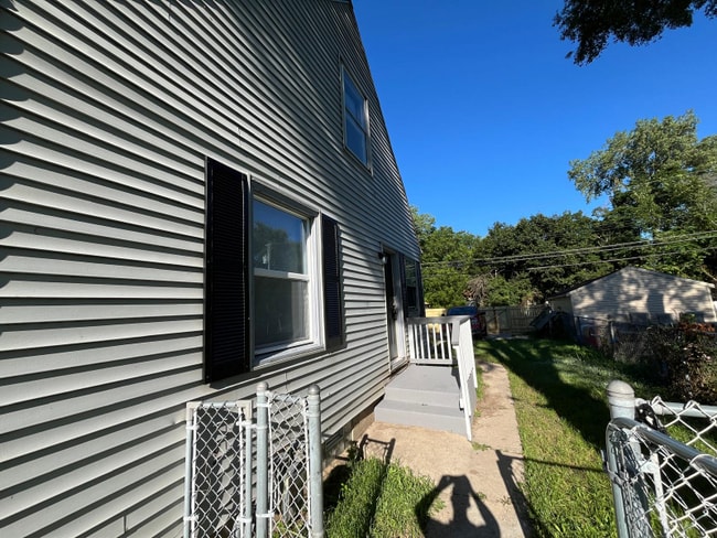 Building Photo - 5700 N 60th St