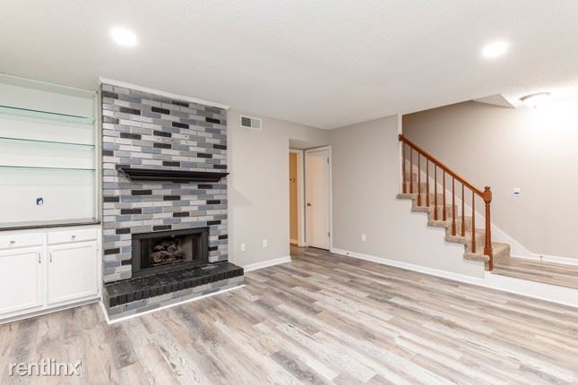 Building Photo - 2 br, 1 bath House - 512 Williamsburg Dr