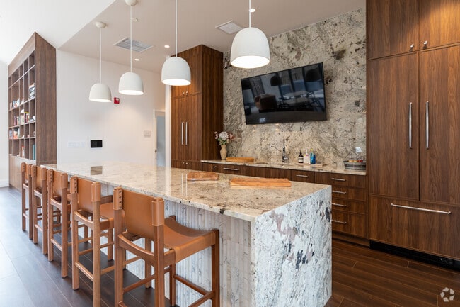 Casa club - Sylvan Woods Howell