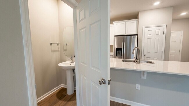 Building Photo - Orchard Park 3/2.5 Townhome Available Now || Convenient Location with Community Amenities