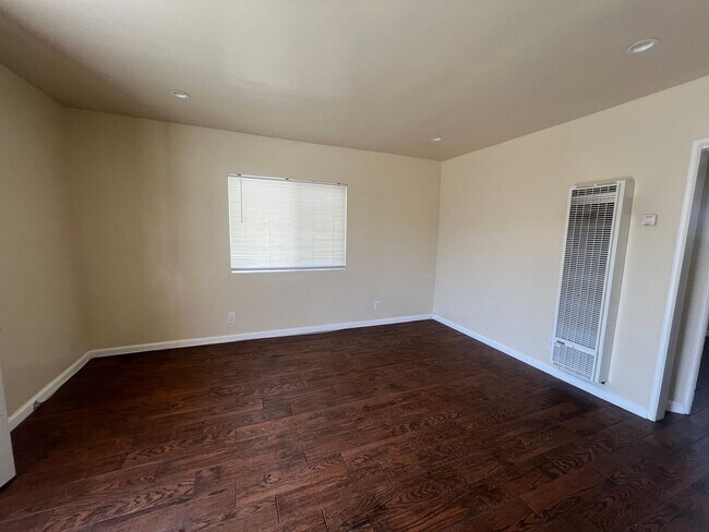 Foto del edificio - 1533 W 80th