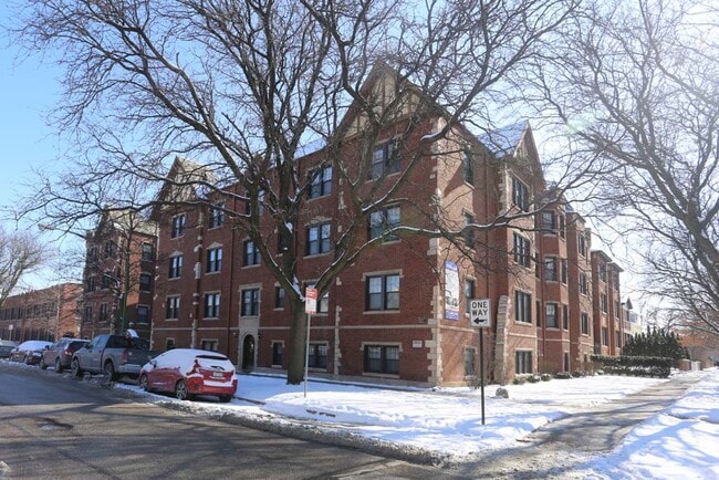 Building Photo - 1829 W Leland Ave