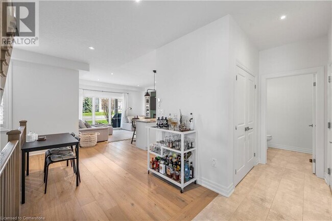 Photo du bâtiment - 1 St Andrews Ln S