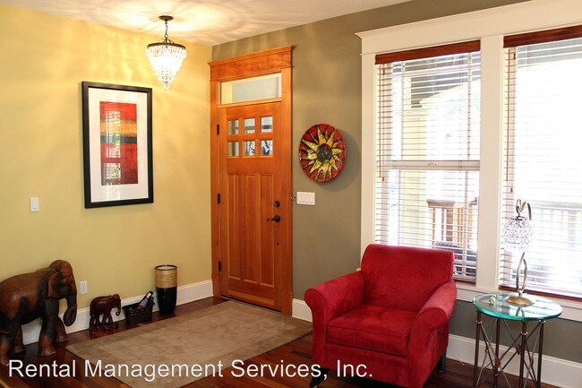 Foto del edificio - 2 br, 2 bath House - 2005 NE 13th Ave