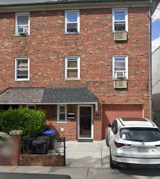 Building Photo - 7963 78th Ave
