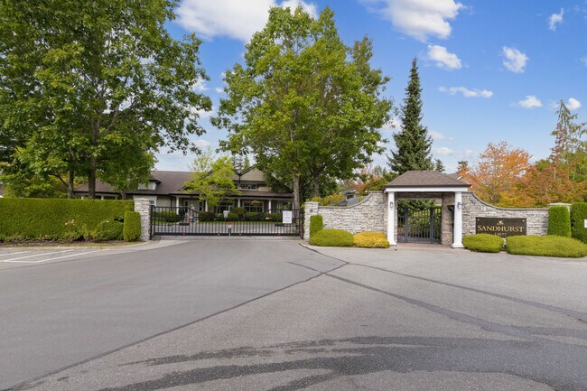 Building Photo - Luxury 3-Bed, 3-Bath Townhome in Gated 55+...