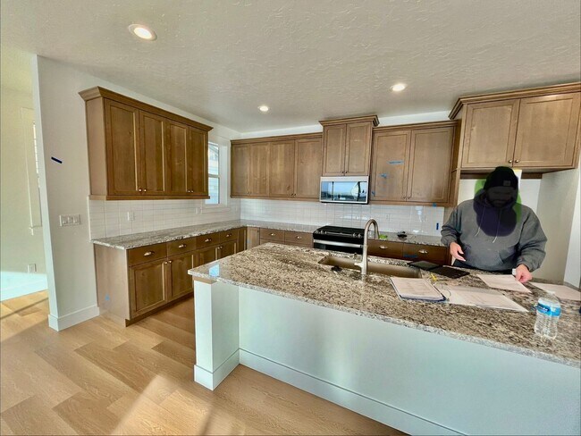 Foto del edificio - Beautiful 3 Bed 2 Bath Home with Community Pool: Available Now!!