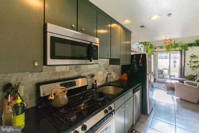 Foto del edificio - 1814 Christian St