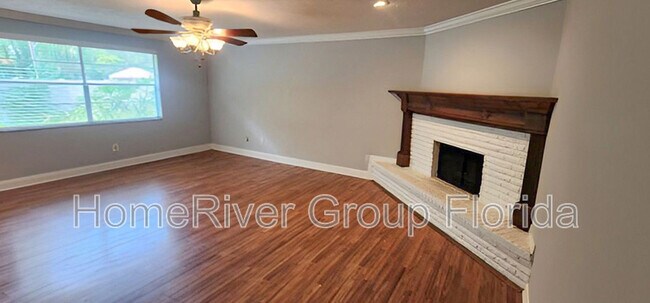 Building Photo - 3293 Laurel Grove N