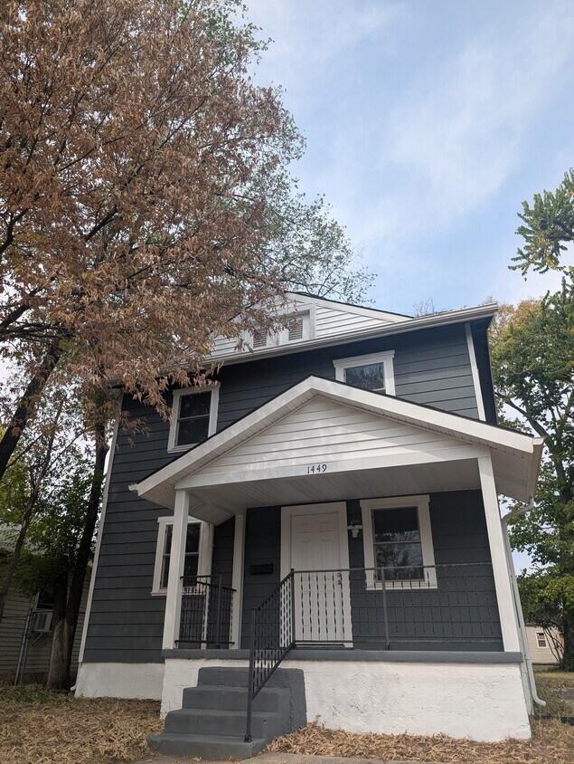 Foto principal - 1449 Weaver St