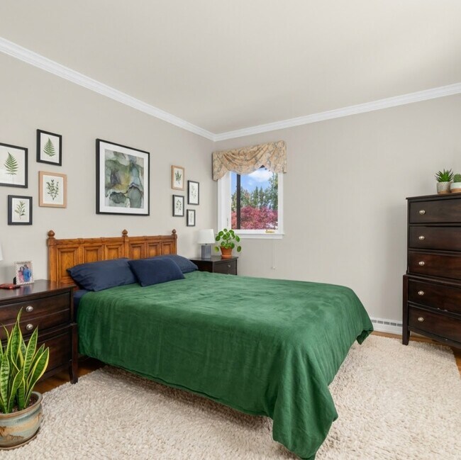 Dormitorio 2 - 1212 Old Mill Rd