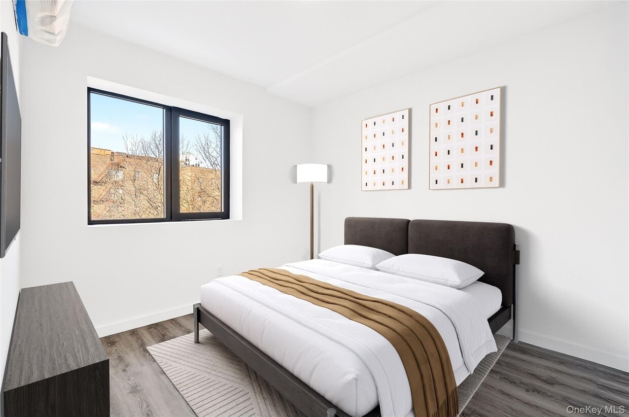 Building Photo - 2043 Webster Ave