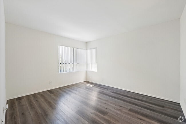 2BR, 2BA - 900SF - Primary Bedroom - Campus Crossing Apartments - Northridge
