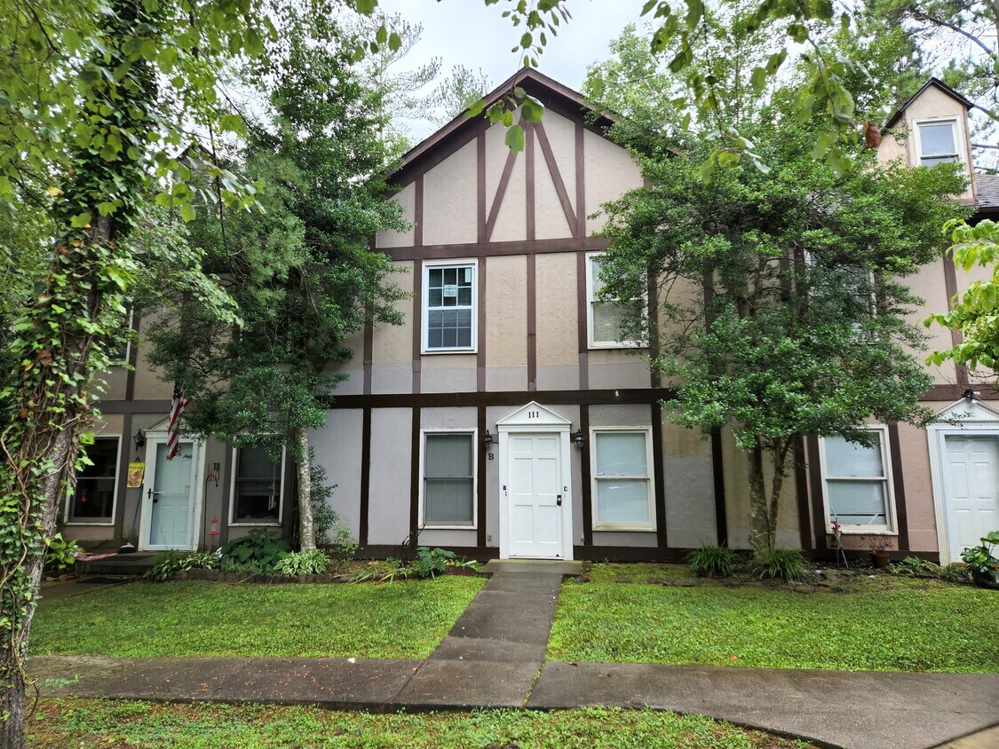 111 Arcadia Ln Unit Apt B, Oak Ridge, TN 37830 Condo for Rent in Oak