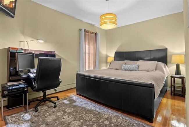 Foto del edificio - 1713 E 14th St