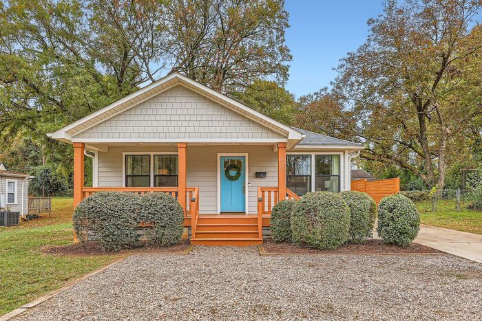 Foto principal - Beautifully Upgraded 3BD/2BA NoDA Bungalow...