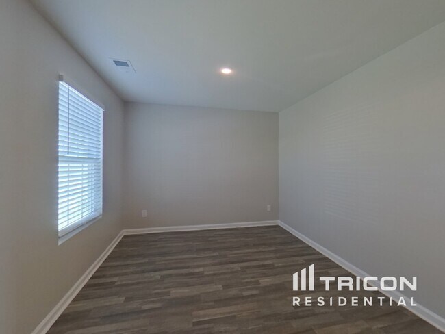 Foto del edificio - 106 Radford Ct