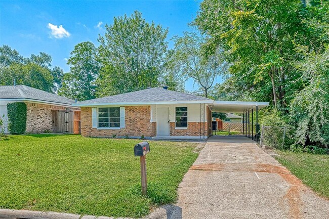 Foto del edificio - 210 Pine Hill Dr