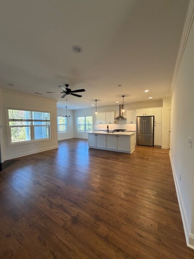 Building Photo - Maryville 37803 - 4 bedroom 3.5 bath - cal...