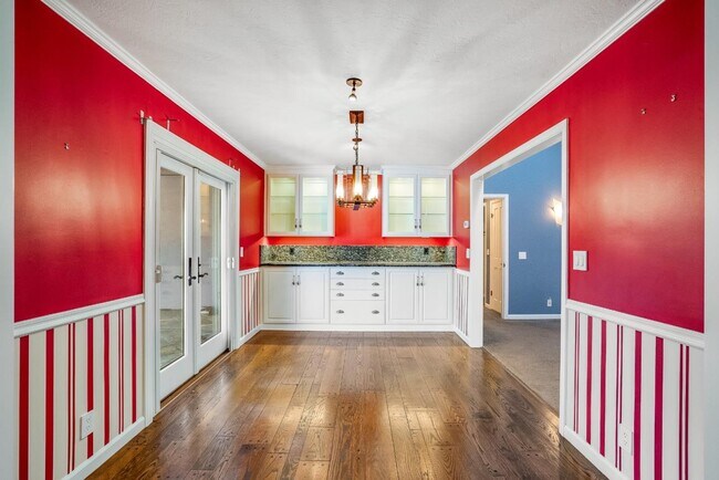 Foto del edificio - 24421 Summerhill Ave