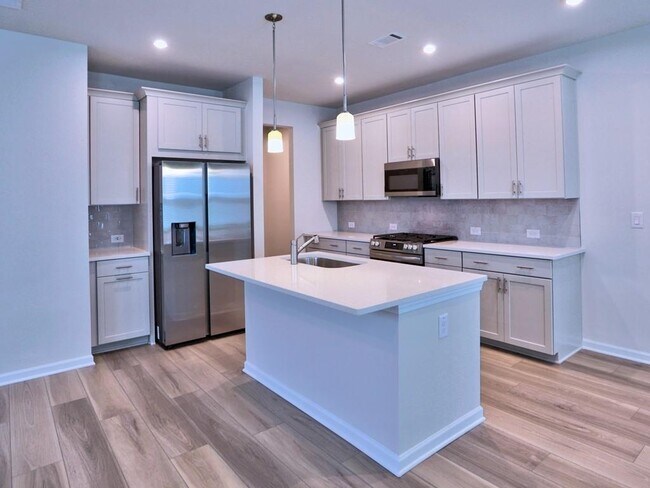 Building Photo - 710 Smokey Quartz Wy