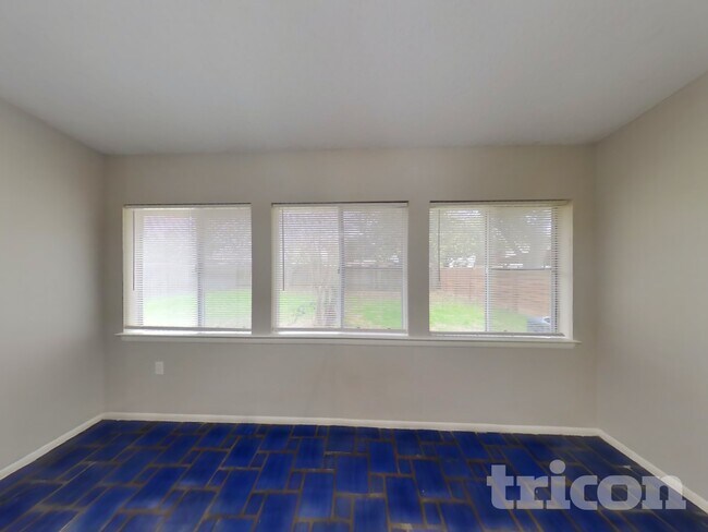 Foto del edificio - 9302 Points Edge