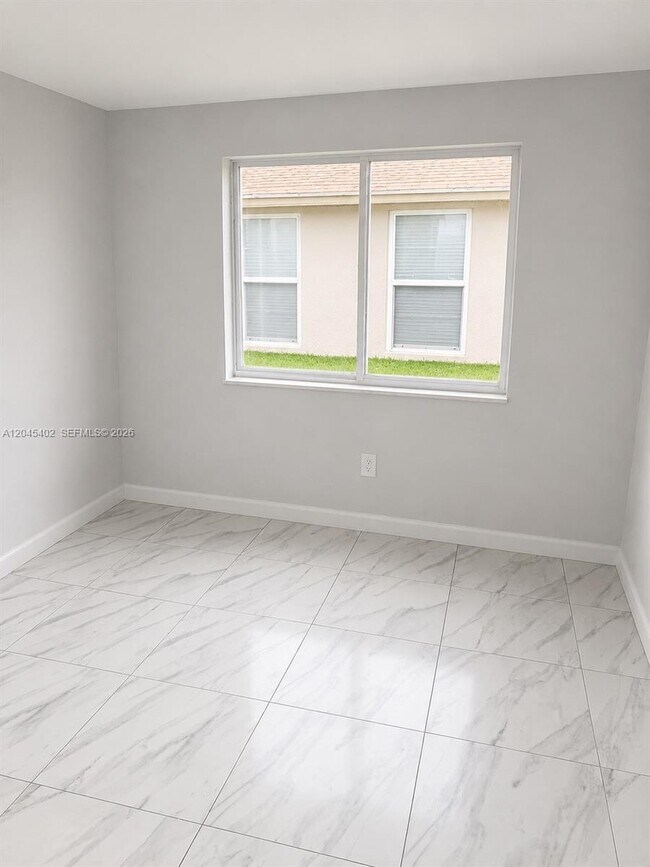 Foto del edificio - 14399 NE 5th Ave