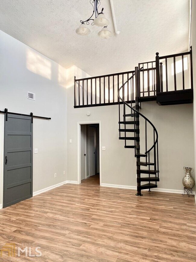 Foto del edificio - 2819 Briar Hill Ln SE