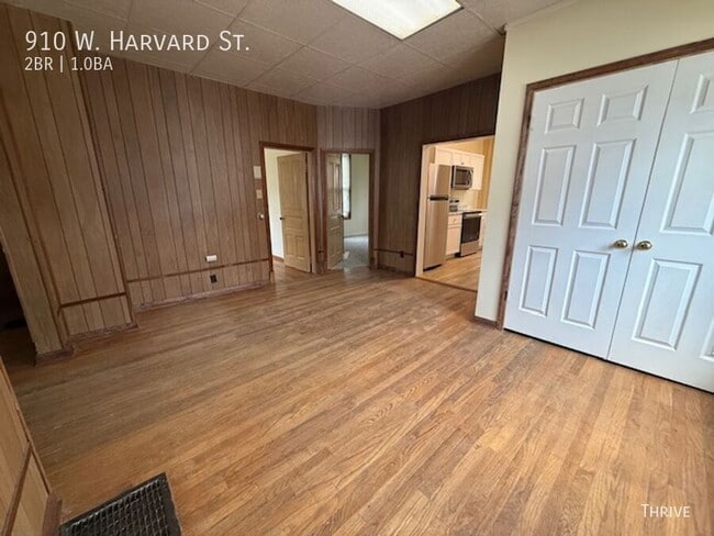 Building Photo - 910 W Harvard St