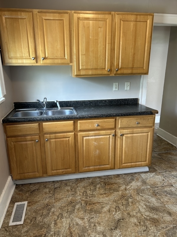 Foto principal - 831 N 9th St