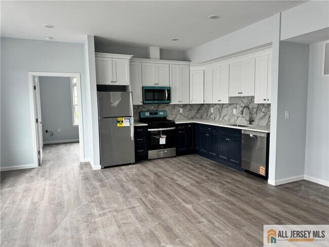 Foto del edificio - 617 Lincoln Blvd