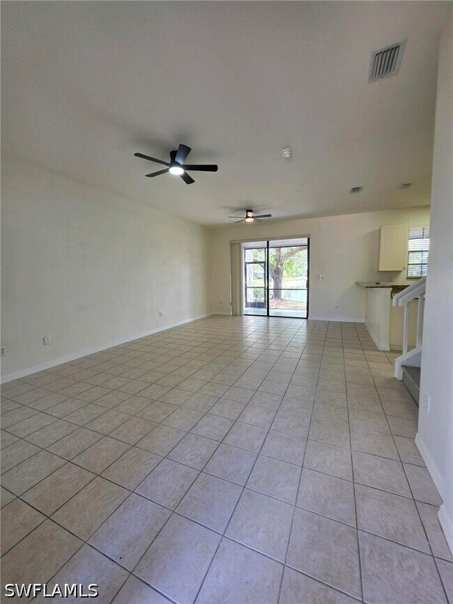 Foto del edificio - 14708 Sutherland Ave