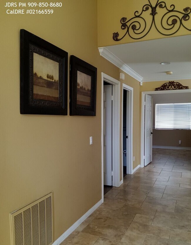Foto del edificio - Chino Hills 5 bedroom Home with Swimming Pool