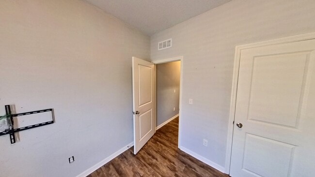 Building Photo - 3920 Loon Ln