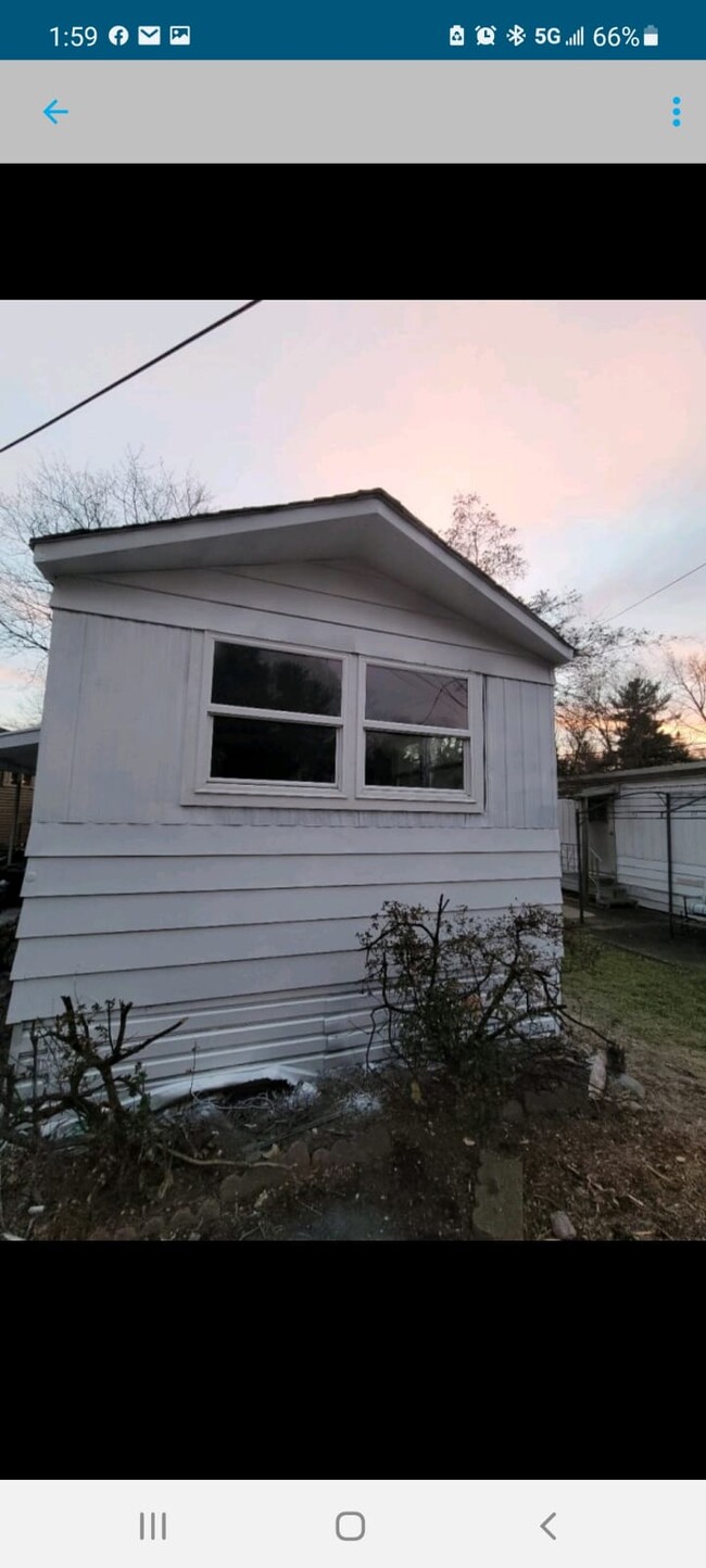 Foto del edificio - 600 Pulis Ave unit 129