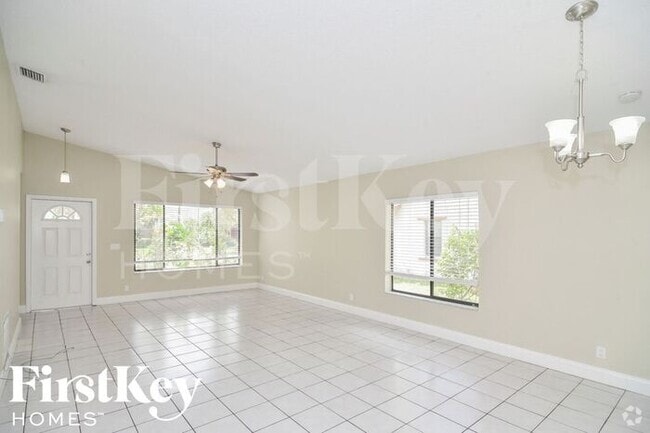 Building Photo - 5315 NW 93 Ave