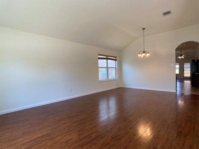 Foto del edificio - 2017 Rachel Ln