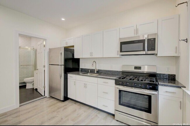 Building Photo - 50 Nassau Ln