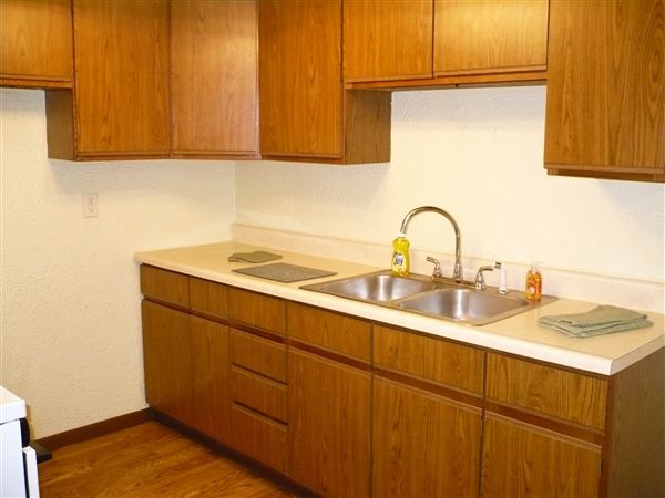 Primary Photo - 1270 W Main St