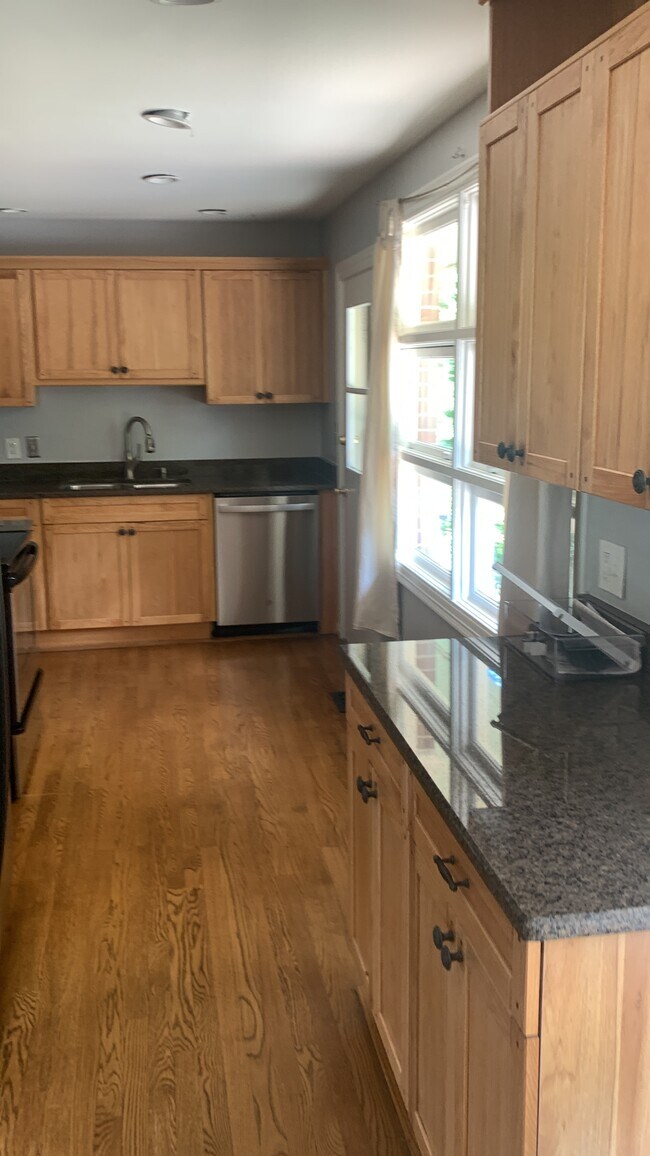 Foto del edificio - 619 Crieve Rd