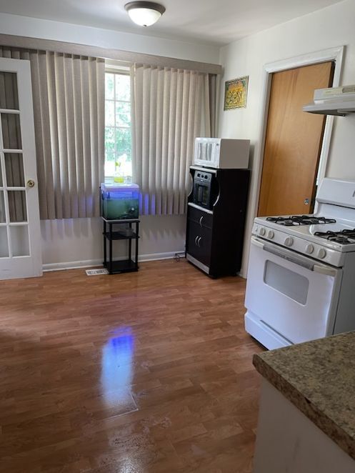 Foto del edificio - 906 Meadowlark Ln