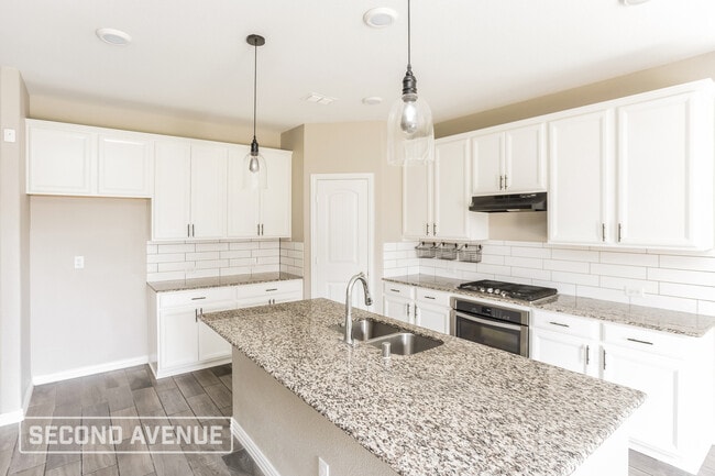 Building Photo - 528 Bird Creek Dr