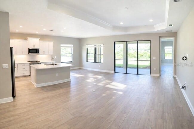 Building Photo - 341 Ariano Ave