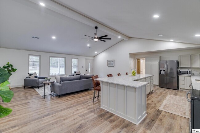 Foto del edificio - 281 Williams Rd