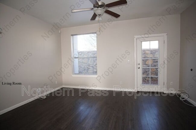 Foto del edificio - 6262 Woodrow Bean Transmountain