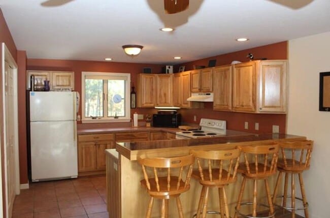 Building Photo - Long Term Rental Meredith, NH
