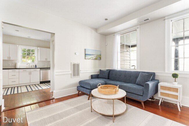 Building Photo - 4 br, 3 bath House - 11 Marion Street